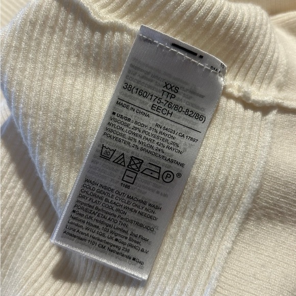 Banana Republic White Asymmetrical Sweater Size XXS - Picture 5 of 5